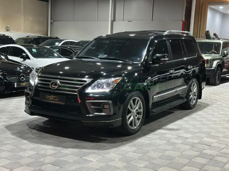  Lexus LX 